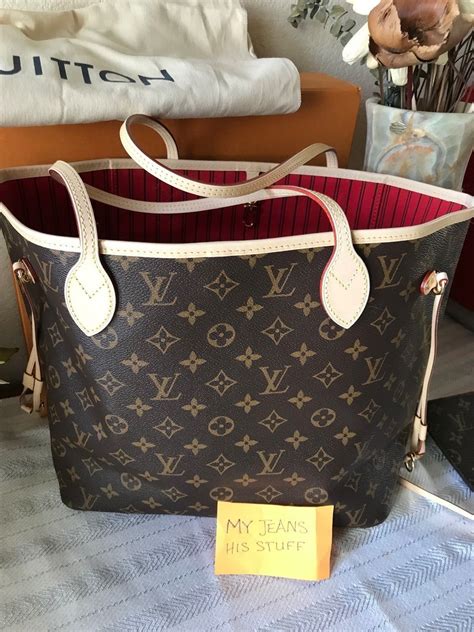 louis vuitton monogram bag interior.